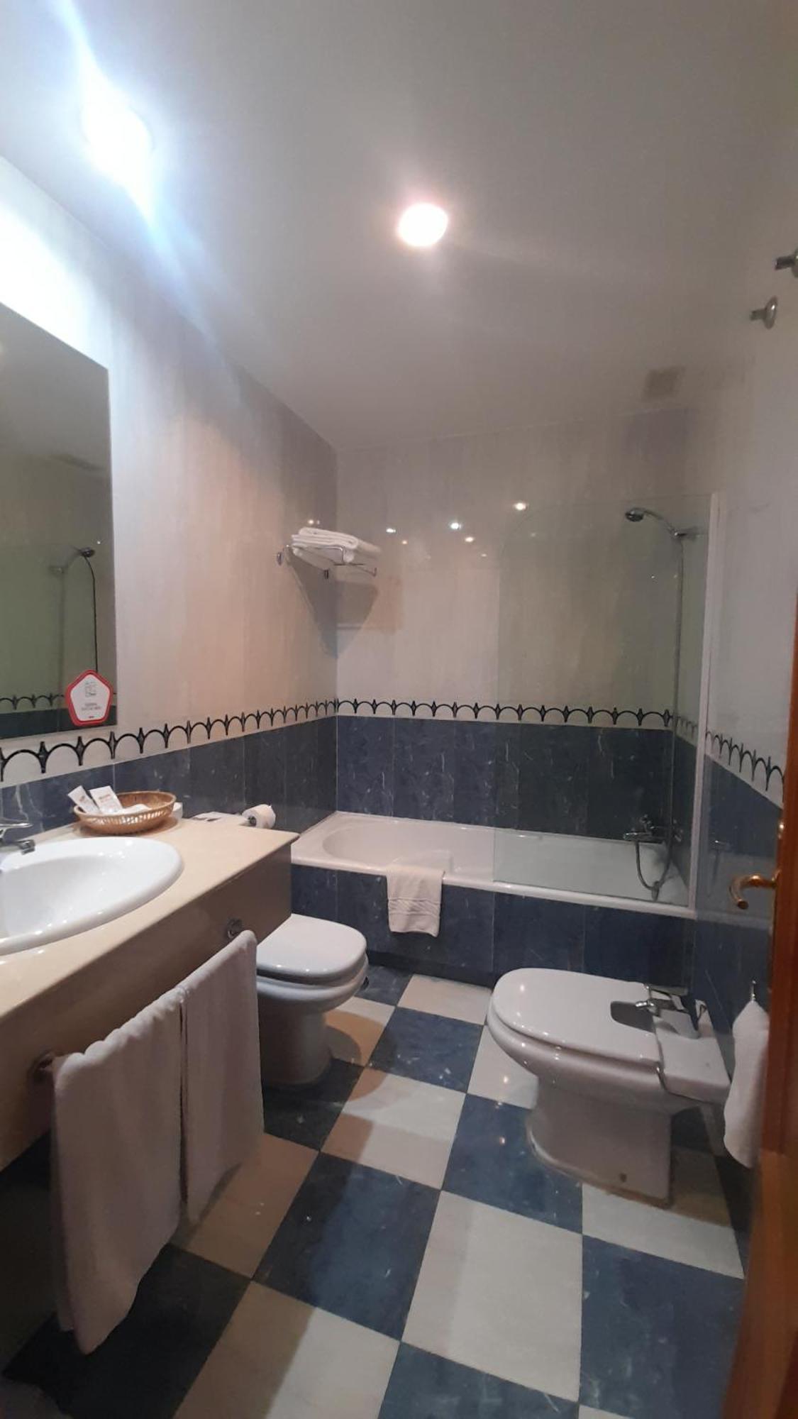 Hotel Las Moreras Leon Luaran gambar